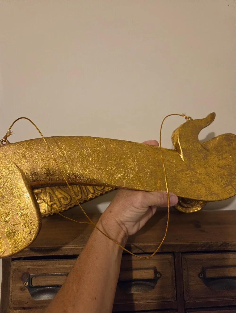 N/A festive gold